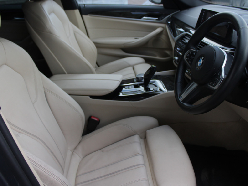 2017 BMW 523