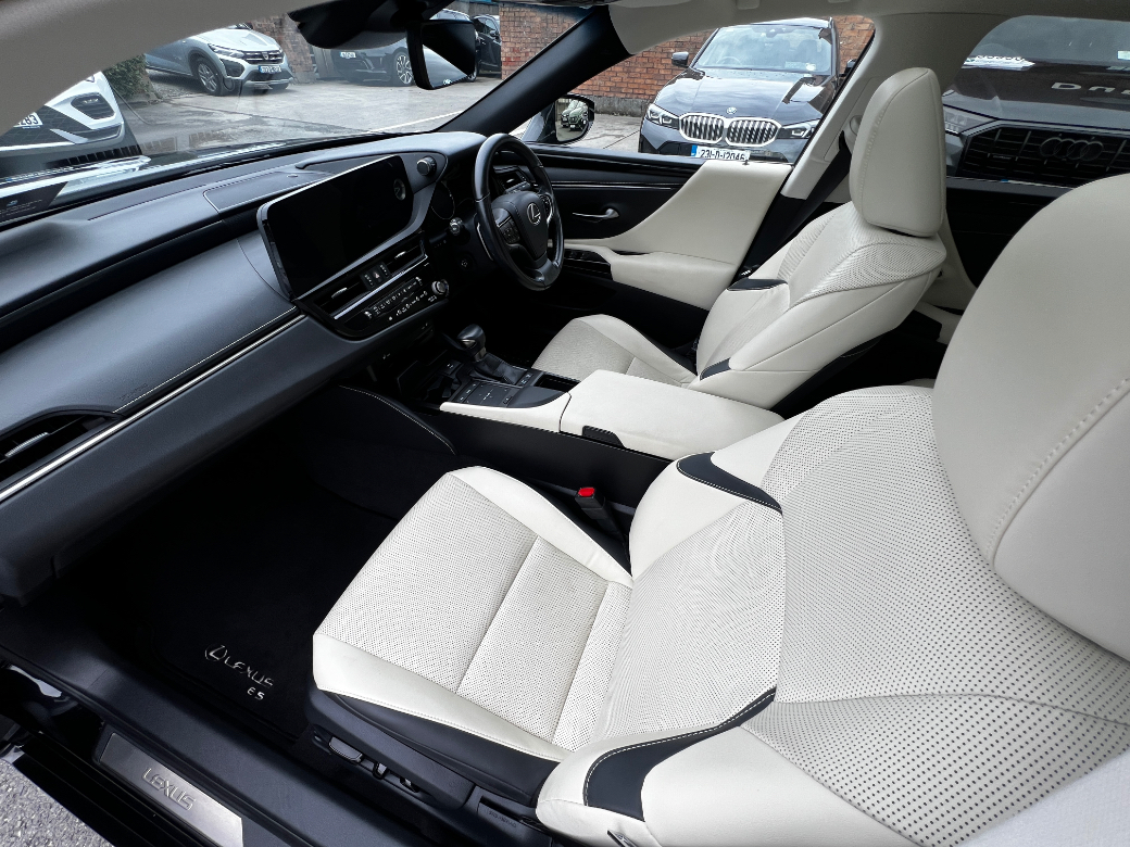 2022 Lexus ES 300h