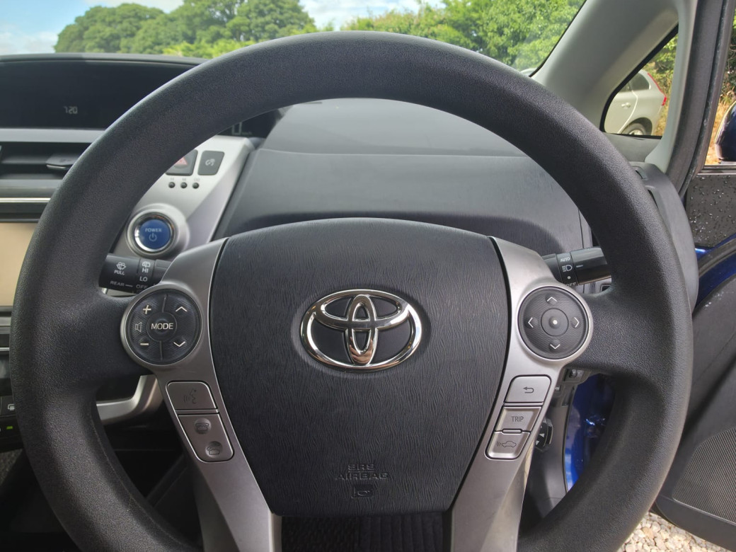 2017 Toyota Prius Alpha