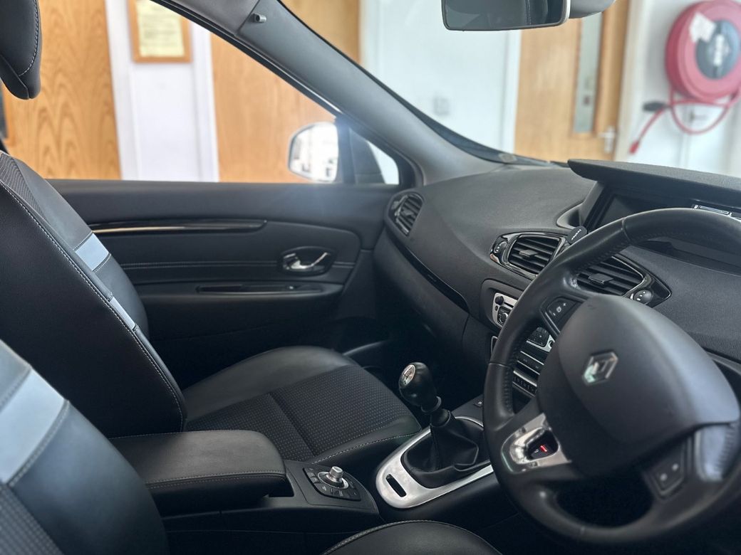 2014 Renault Scenic