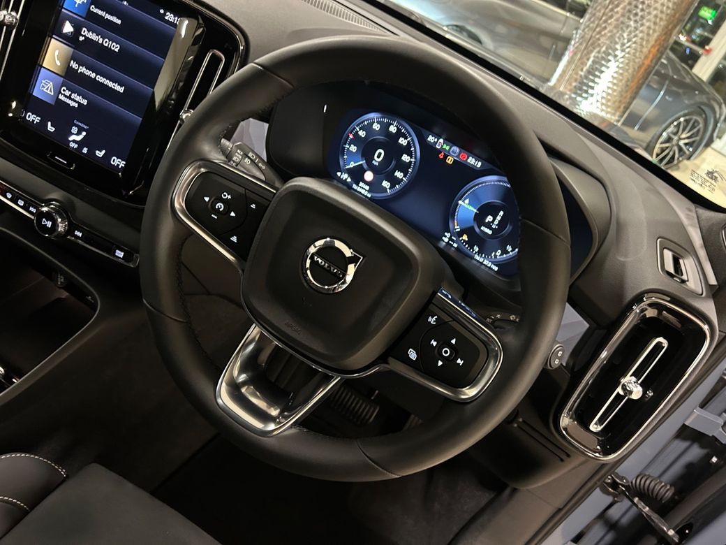2023 Volvo XC40