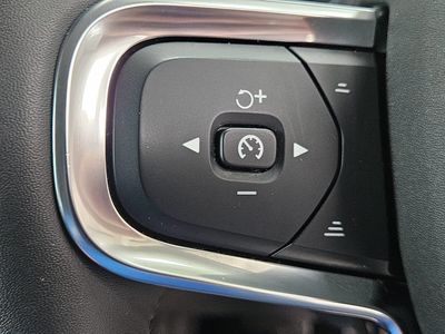 2022 Volvo XC40