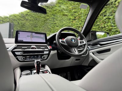 2022 BMW M5