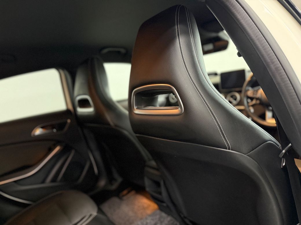 2016 Mercedes-Benz A 180