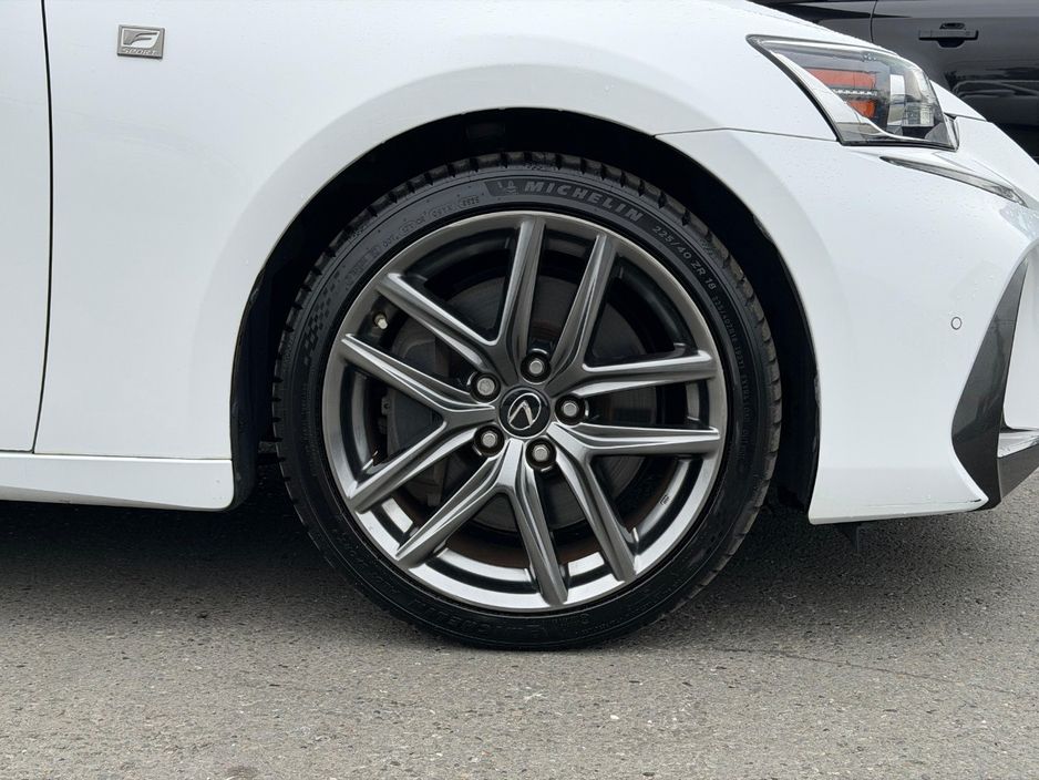 2018 Lexus IS 300h