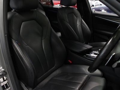 2021 BMW 530