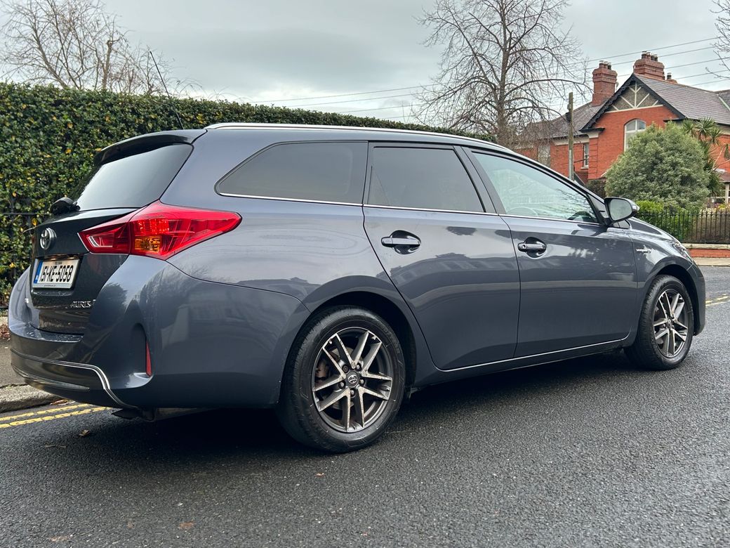 2015 Toyota Auris
