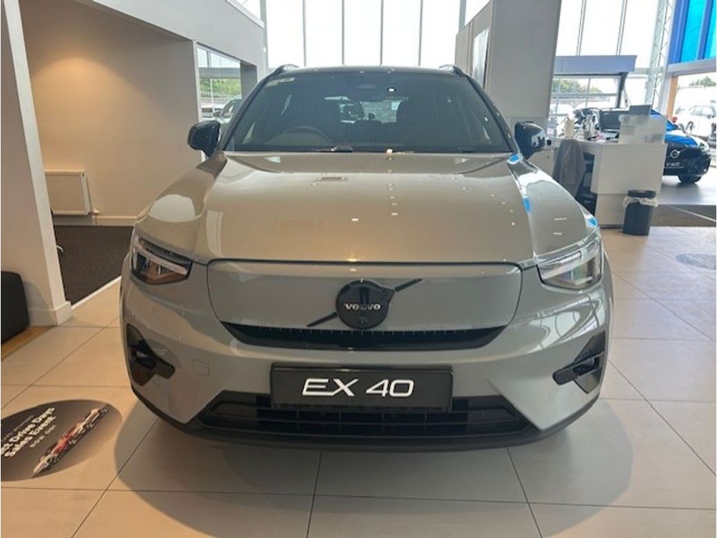 2025 Volvo Ex40