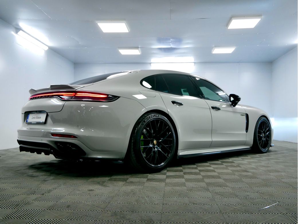 2021 Porsche Panamera