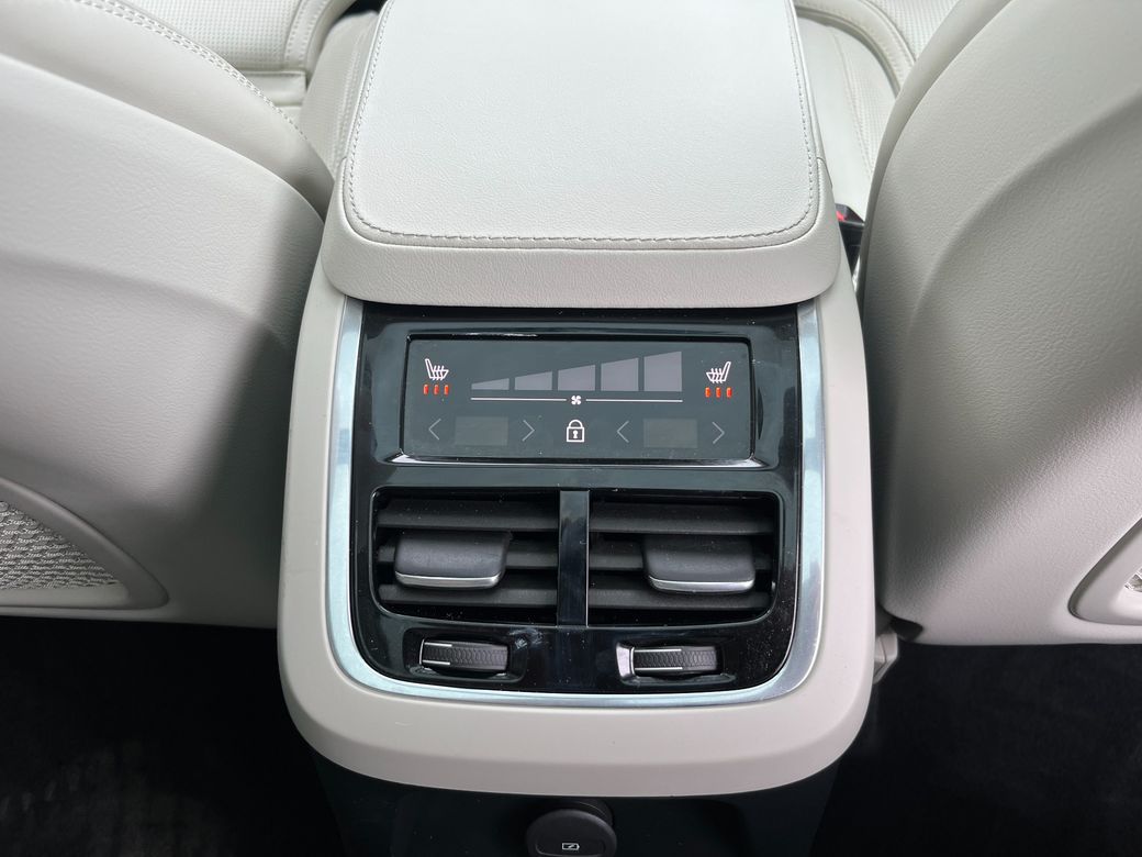 2022 Volvo XC90