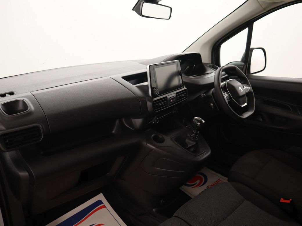 2022 Peugeot Partner