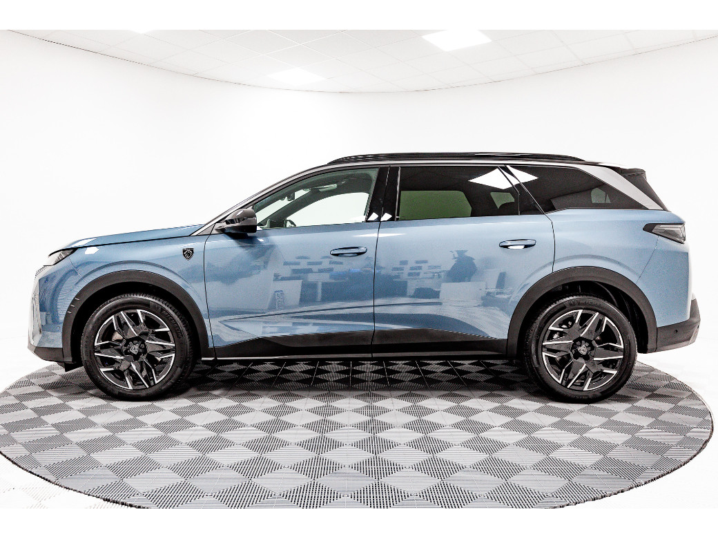 2025 Peugeot 5008