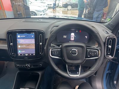 2023 Volvo XC40