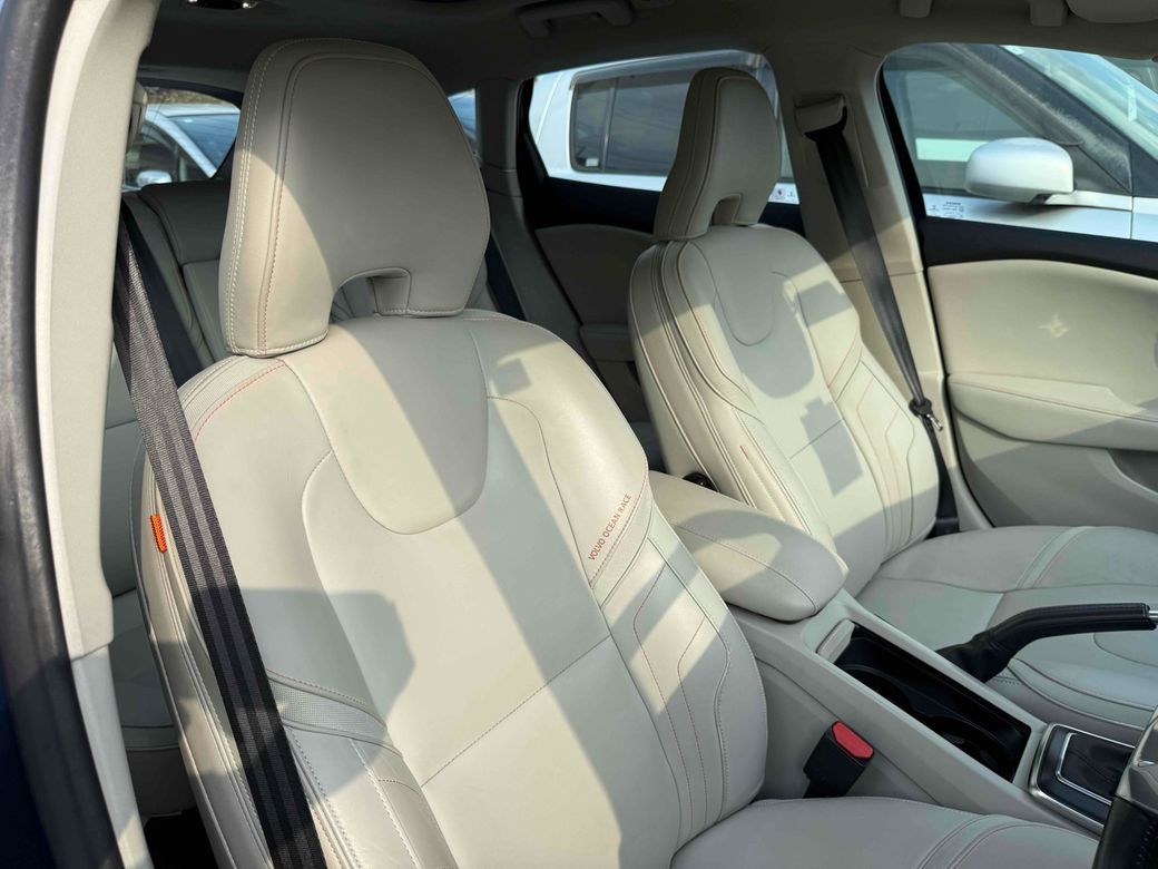 2015 Volvo V40