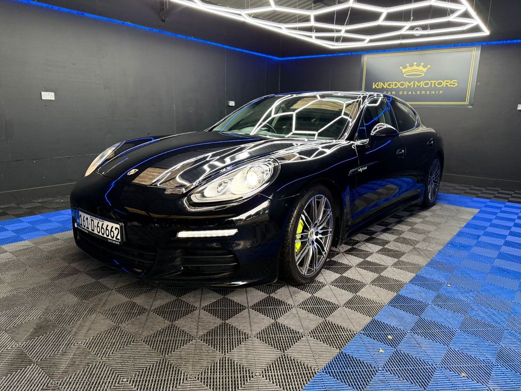 2016 Porsche Panamera