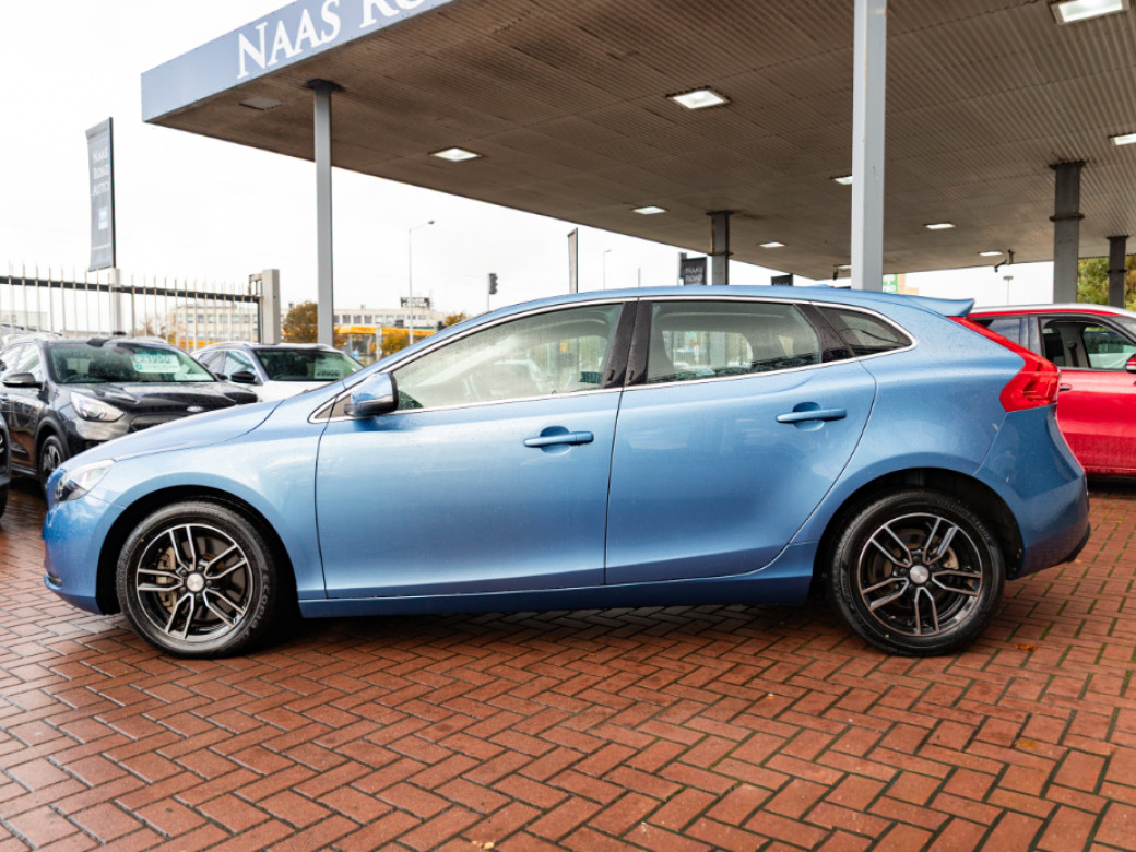 2016 Volvo V40