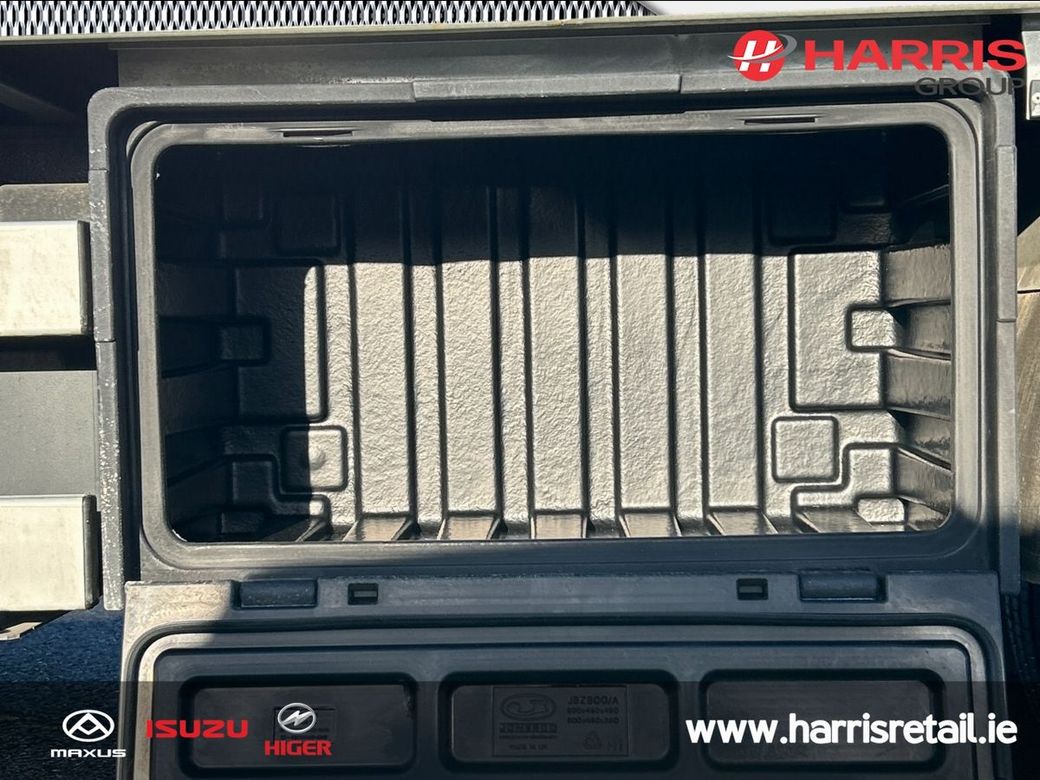 2025 White Isuzu NPR