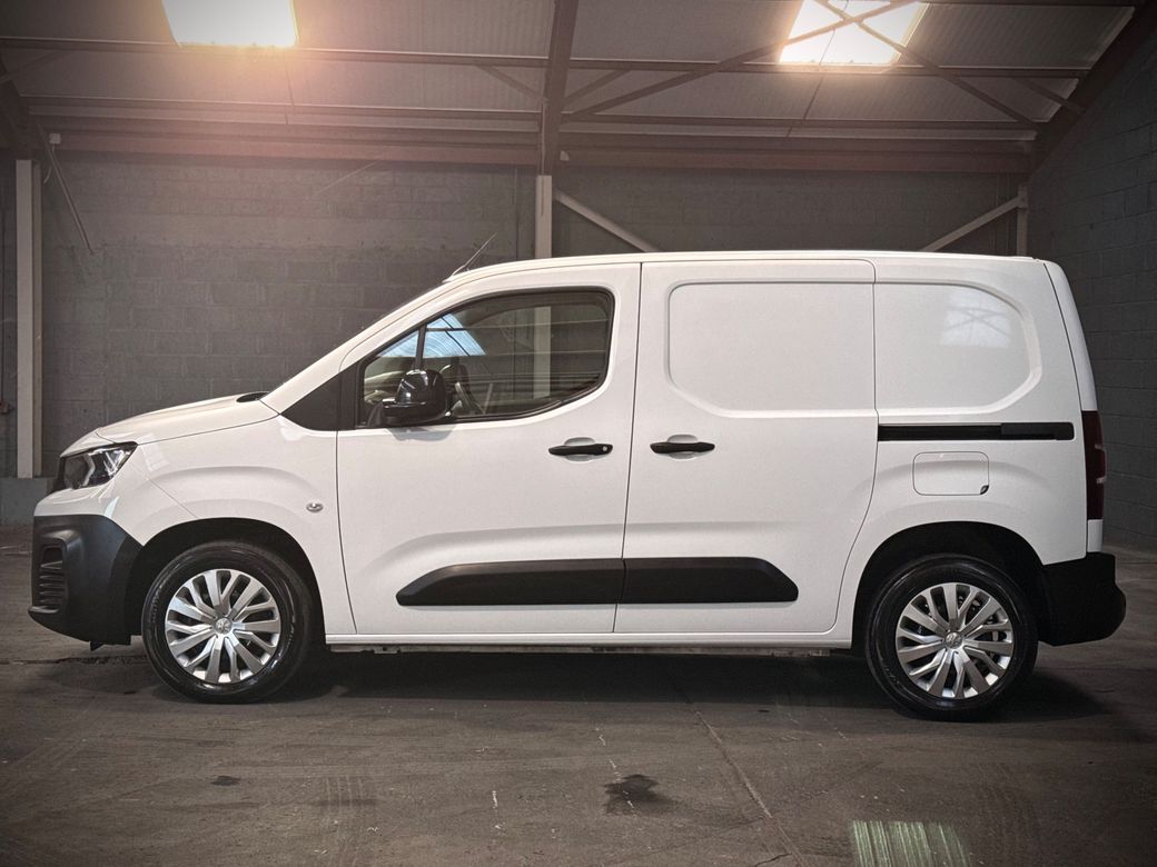 2022 Peugeot Partner