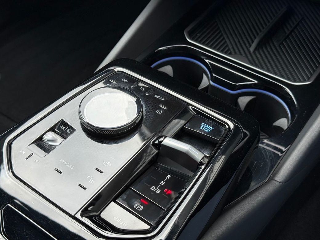 2025 BMW i5