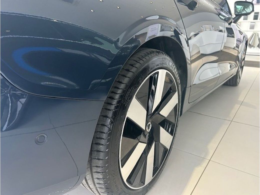 2025 Volvo V60
