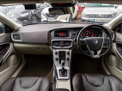 2016 Volvo V40