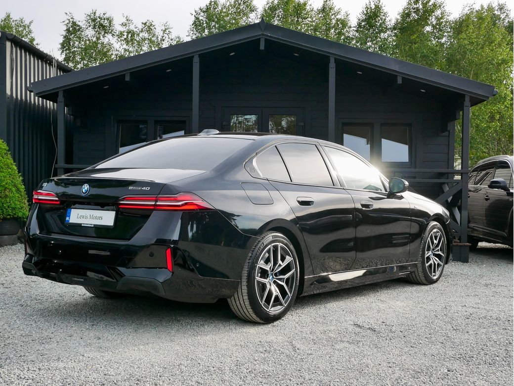 2024 BMW i5