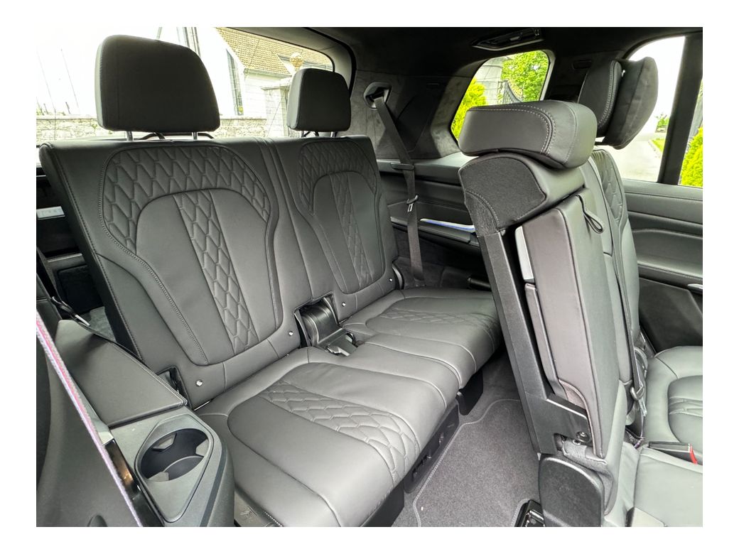 2023 BMW X7