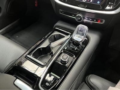 2024 Volvo V40