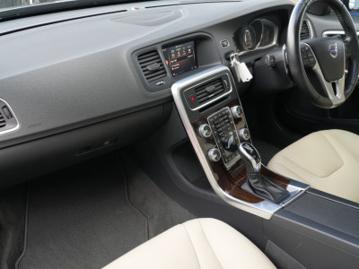 2018 Volvo V60 Cross Country