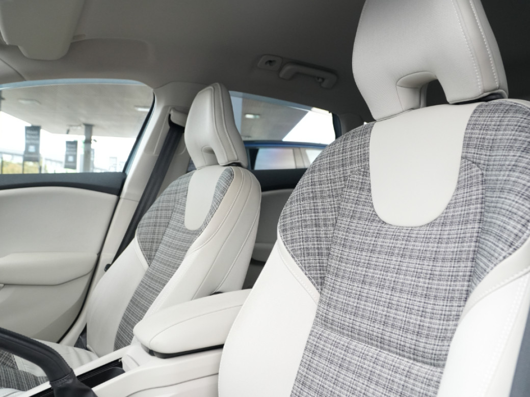 2016 Volvo V40