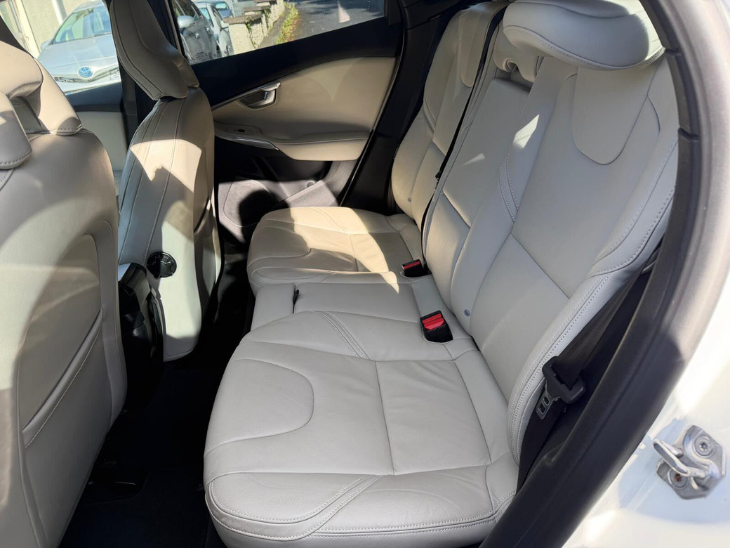 2017 Volvo V40