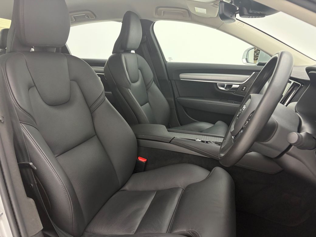 2021 Volvo S90