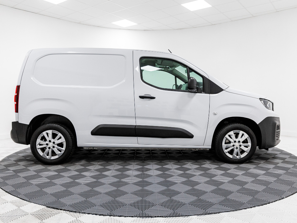 2023 Peugeot Partner
