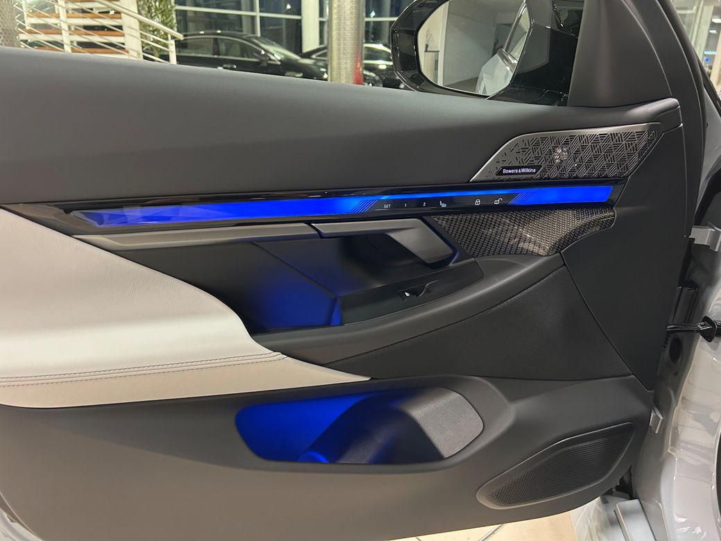 2025 BMW M5