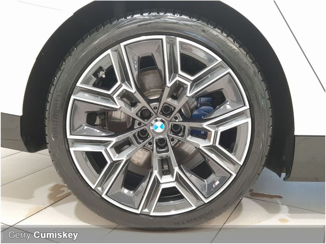 2025 BMW i5