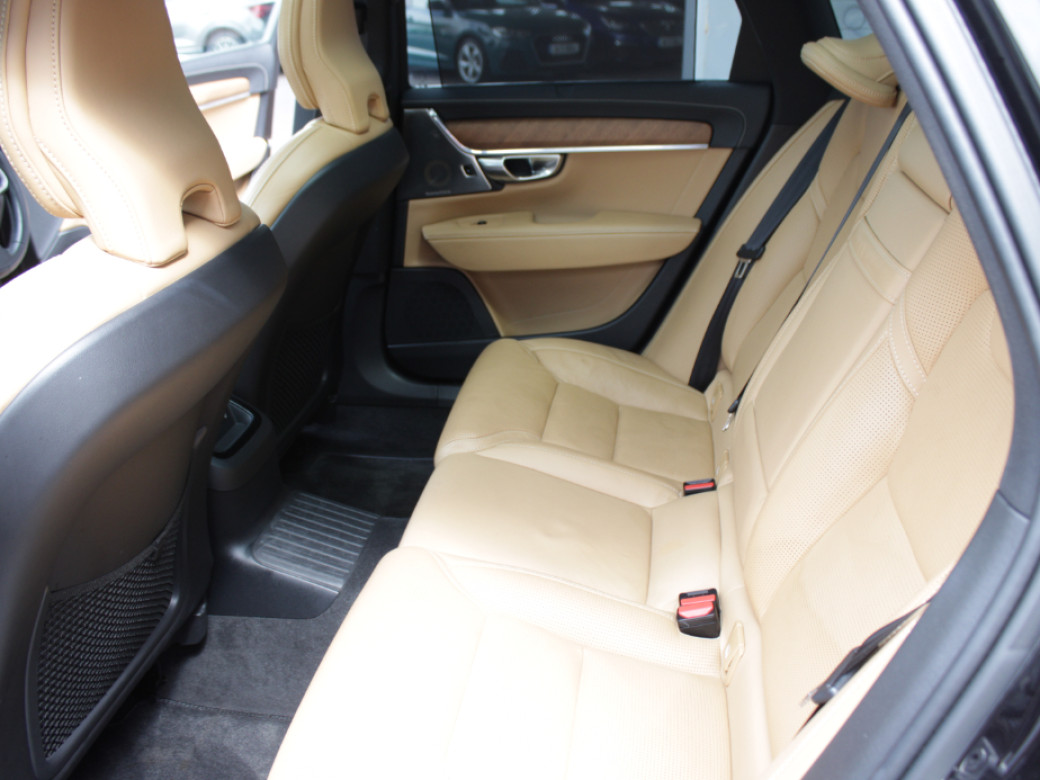 2019 Volvo V90