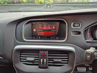 2018 Volvo V40