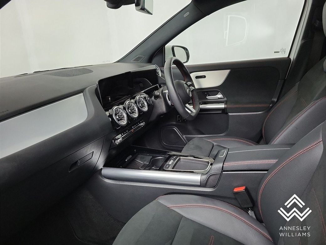 2025 Mercedes-Benz GLA Class