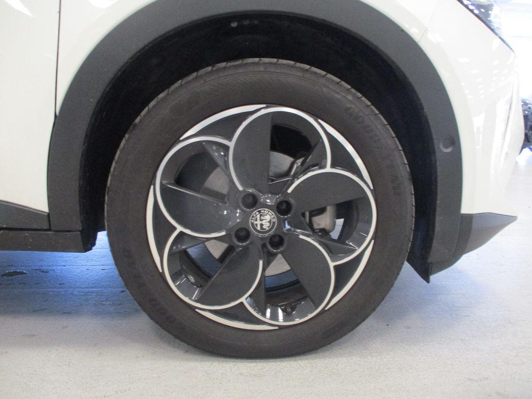 2025 Alfa Romeo Junior