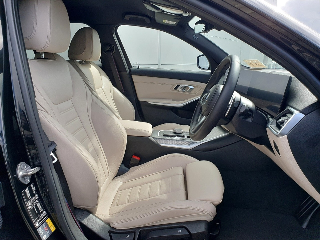 2023 BMW 330