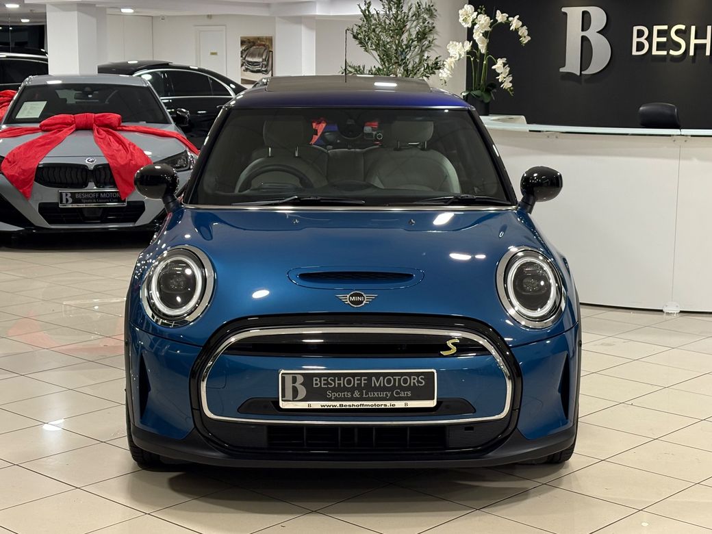 2023 Mini Hatch