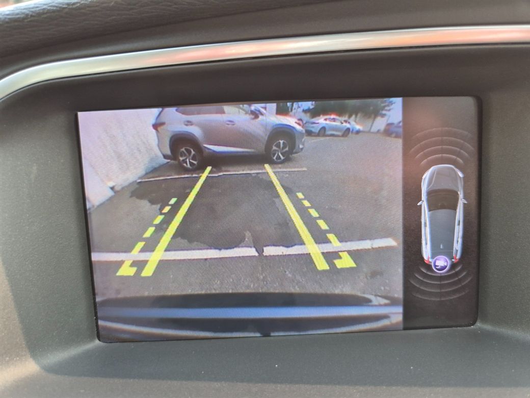 2020 Volvo V40