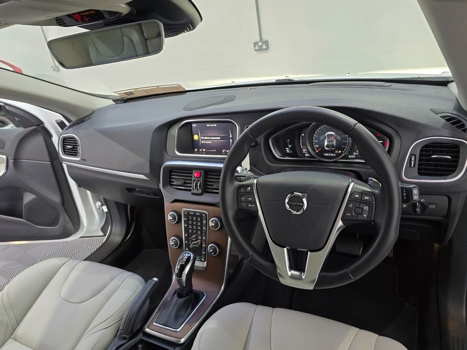 2018 Volvo V40