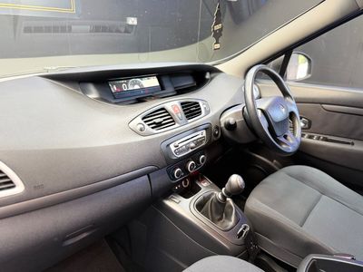 2011 Renault Scenic