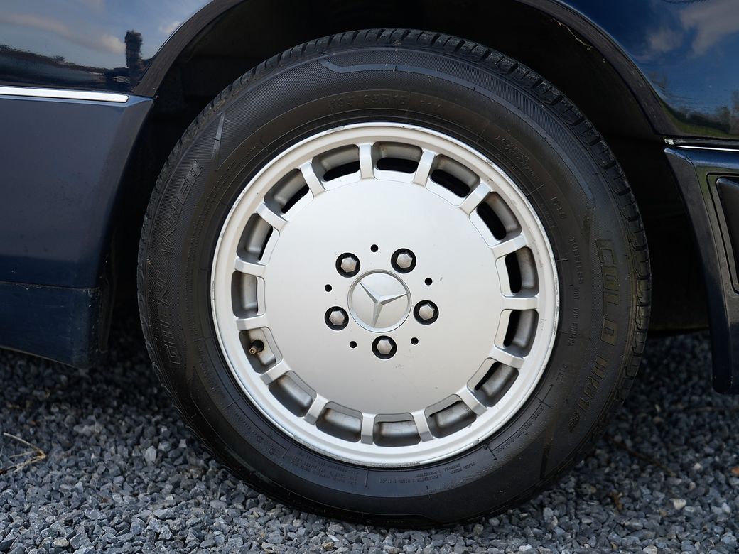 1991 Mercedes-Benz E 300