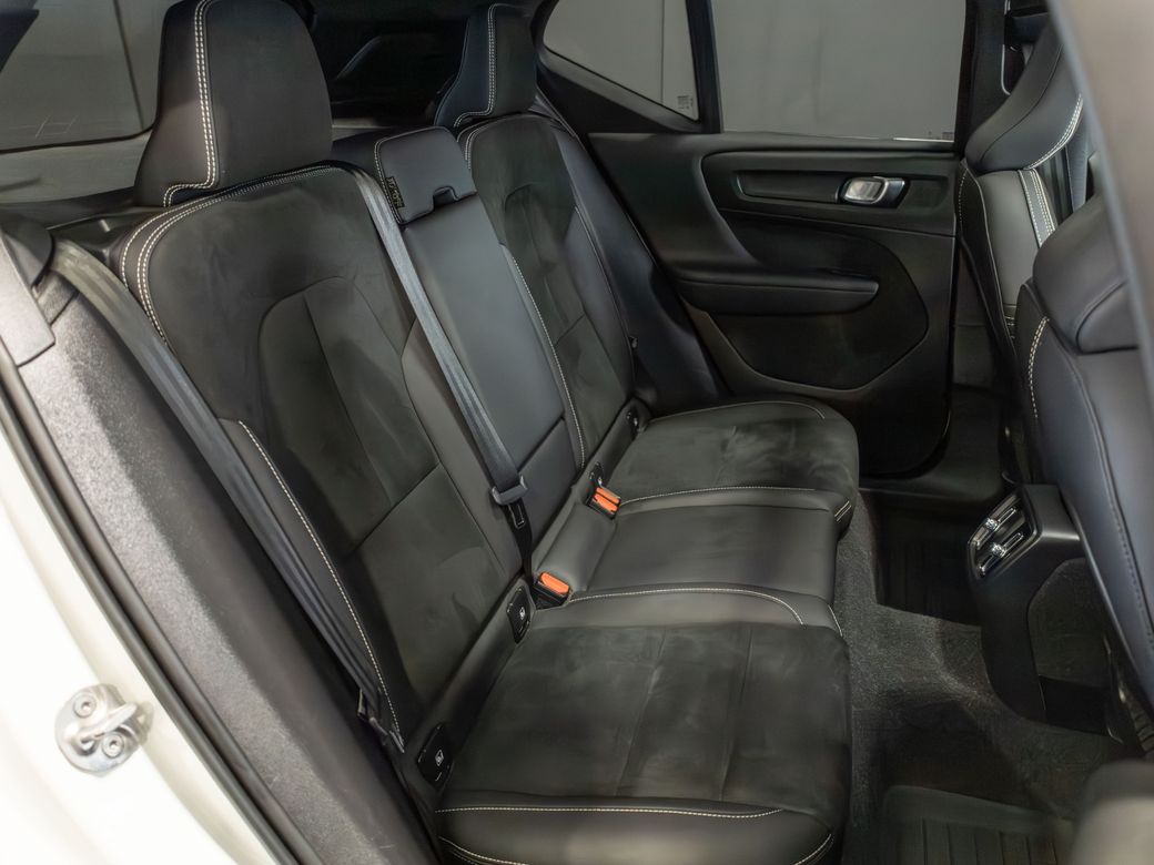 2022 Volvo XC40