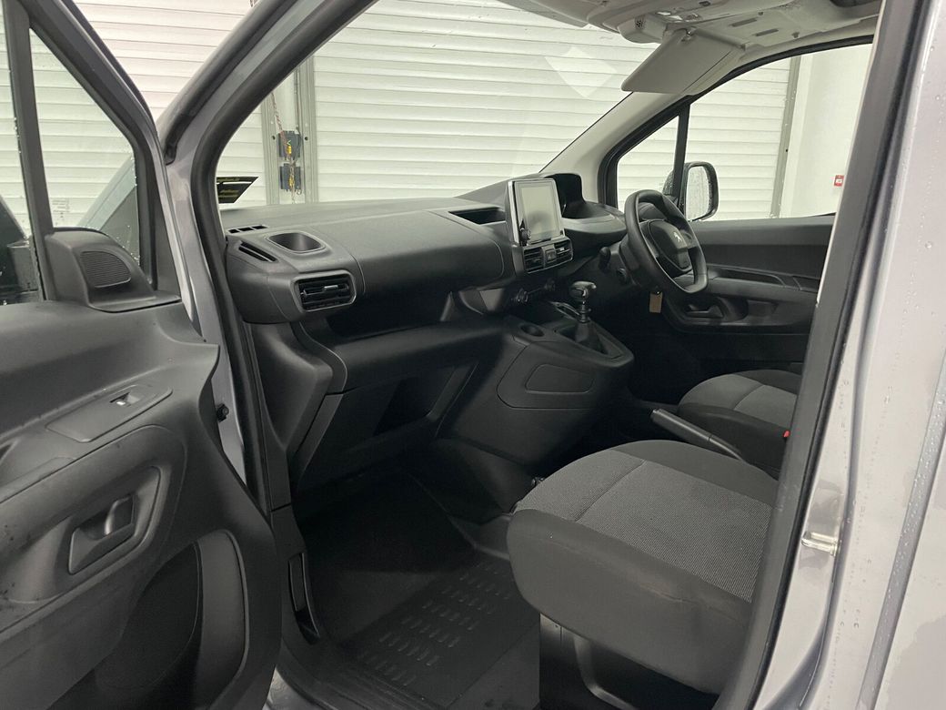 2024 Peugeot Partner