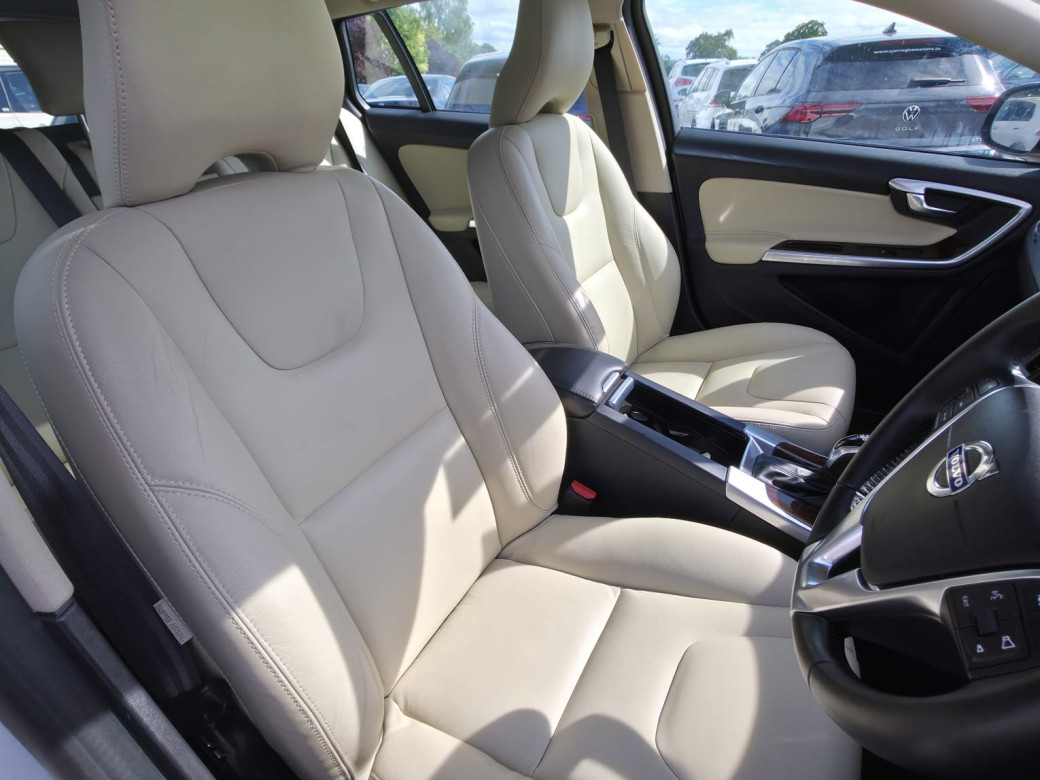 2018 Volvo V60 Cross Country