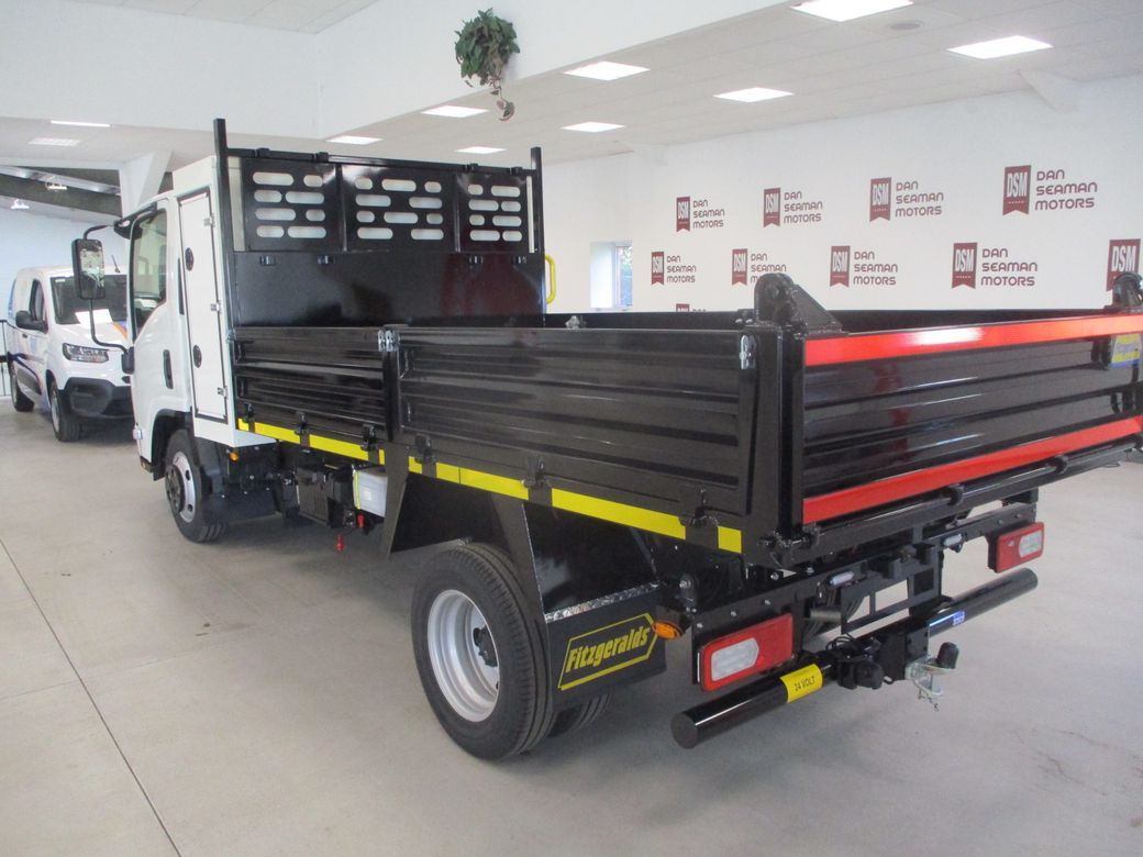 2026 Isuzu NPR
