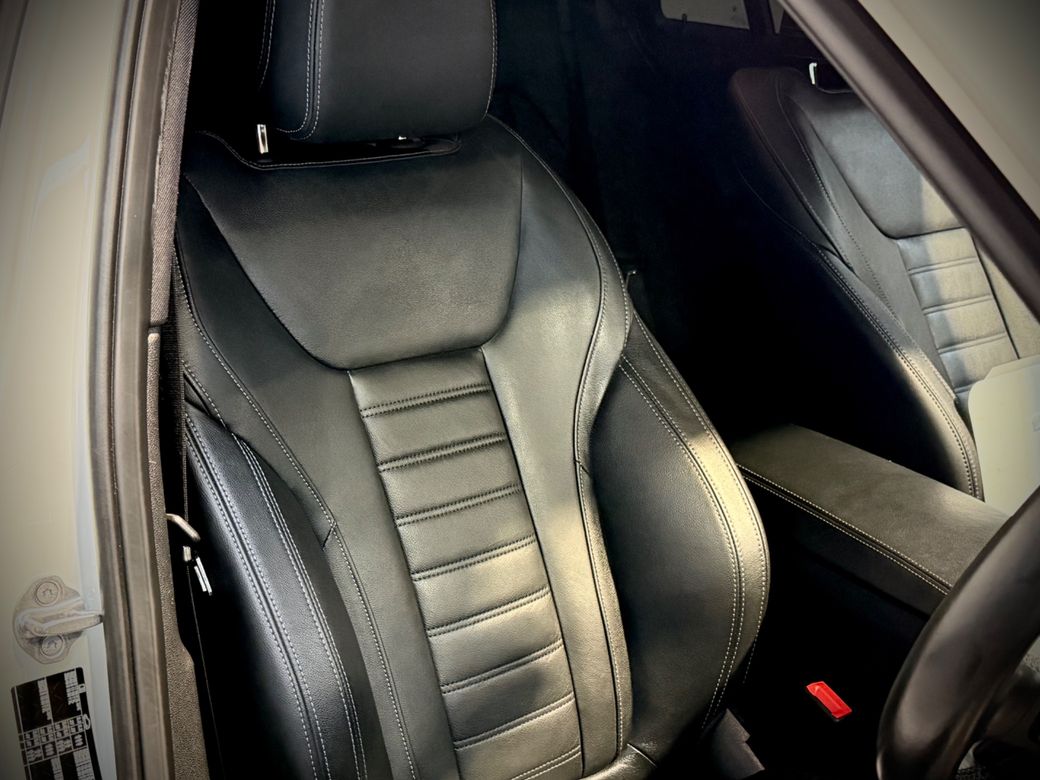 2023 BMW 320